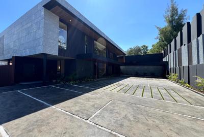 5 Bed House with Swimming Pool in Kitisuru