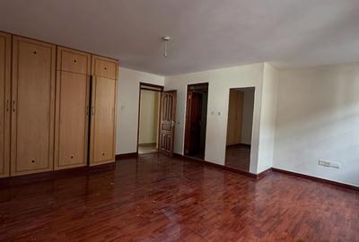 4 Bed Apartment with En Suite in Kileleshwa