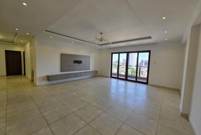 3 Bed Apartment with En Suite in Parklands - 2