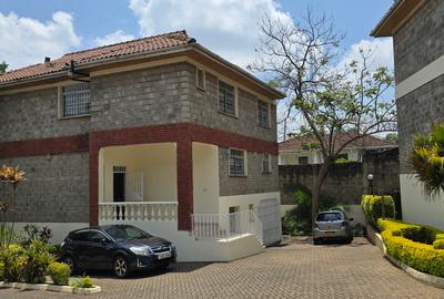 5 Bed Townhouse with En Suite at Lavington Green