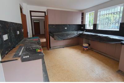 4 Bed House with En Suite in Runda - 2