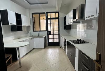 3 Bed Apartment with En Suite at Nyeri Road - 3