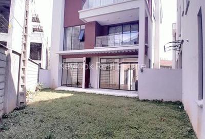 5 Bed Townhouse with En Suite at Lavington