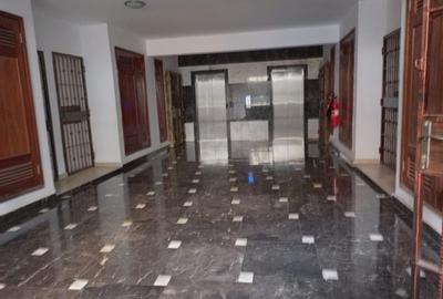 3 Bed Apartment with En Suite in Rhapta Road