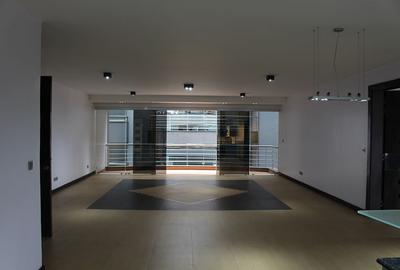 3 Bed Apartment with En Suite in Riverside