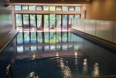 Serviced 3 Bed Apartment with En Suite in Parklands - 2