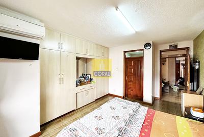 3 Bed Apartment with Lift in Parklands