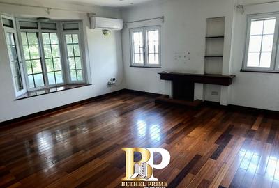 4 Bed Townhouse with En Suite in General Mathenge