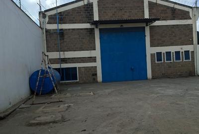10,000 ft² Warehouse with Parking in Embakasi