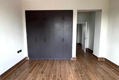 2 Bed Apartment with En Suite at King'Ara Road - 2
