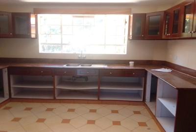 4 Bed Townhouse with En Suite in Runda