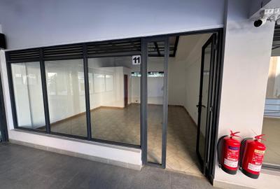 325 ft² Commercial Property with Backup Generator at 1St Parklands