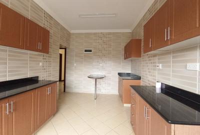 4 Bed Apartment with En Suite at Brookside