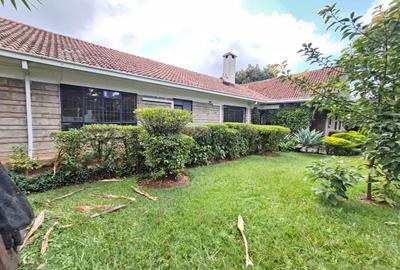 5 Bed House with En Suite in Runda