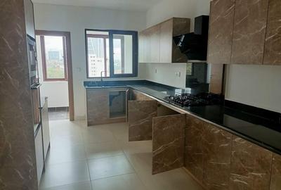 3 Bed Apartment with En Suite at Lantana Road