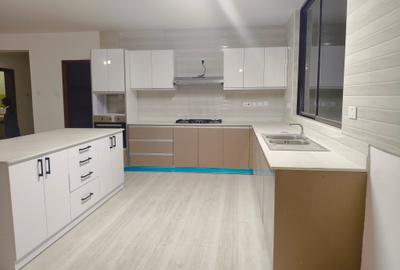 4 Bed Apartment with En Suite at Parklands