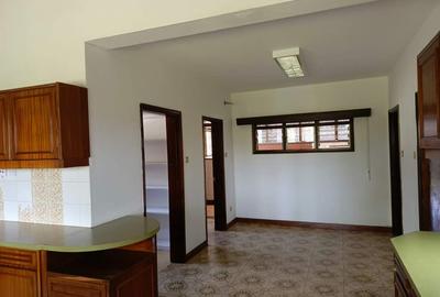 10 Bed House with En Suite at Lower Kabete