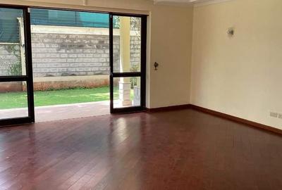 5 Bed House with En Suite at Lavington