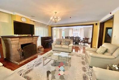 5 Bed Townhouse with En Suite in Rosslyn
