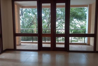 4 Bed Apartment with En Suite in Riverside - 2