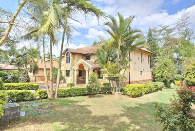 5 Bed Villa with En Suite in Runda