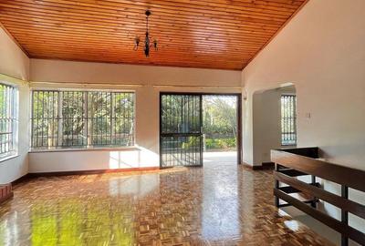 4 Bed House with En Suite in Gigiri