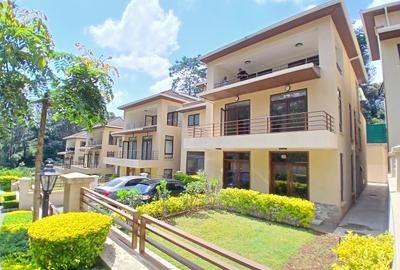 5 Bed Townhouse with En Suite at Lavington Green - 3