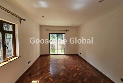 5 Bed Townhouse with En Suite in Lavington - 3