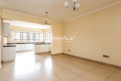 4 Bed Apartment with En Suite in Parklands - 2