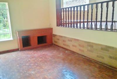 5 Bed House with En Suite in Kyuna