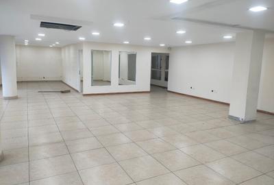 3,300 ft² Office with Backup Generator at Near Sarit Center - 2