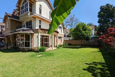 5 Bed Townhouse with En Suite in Lavington