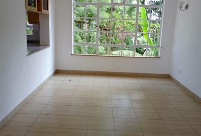 3 Bed Apartment with En Suite in Lavington