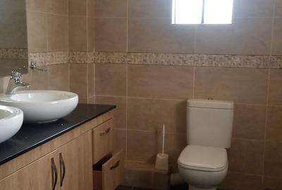 5 Bed Townhouse with En Suite in Karen