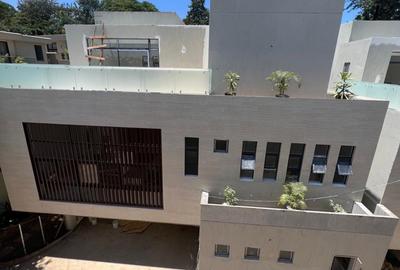 5 Bed Townhouse with En Suite at Lavington