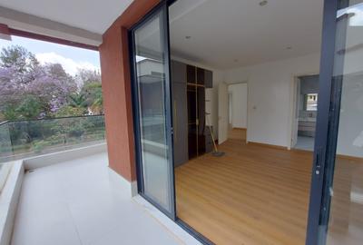 5 Bed Townhouse with En Suite in Lavington - 2