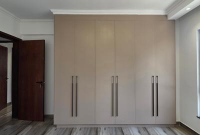 2 Bed Apartment with En Suite in Brookside - 4