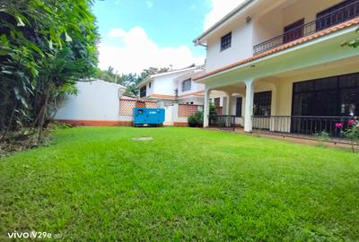 5 Bed Townhouse with En Suite at Lavington Green