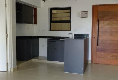 Serviced 2 Bed Apartment with En Suite at Kirawa Road - 3