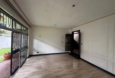 5 Bed Townhouse with En Suite in Riverside