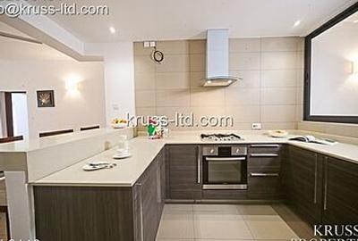 3 Bed Apartment with En Suite at As2458 - 2