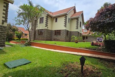 4 Bed House with En Suite in Lavington