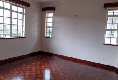 4 Bed House with En Suite in Kiambu Road