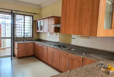 5 Bed Townhouse with En Suite in Kyuna