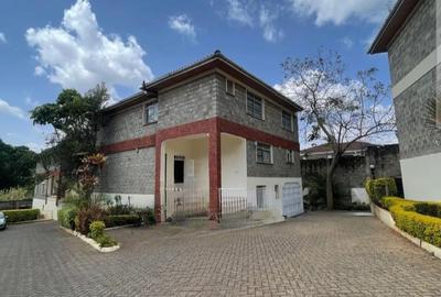 5 Bed Townhouse with En Suite in Lavington