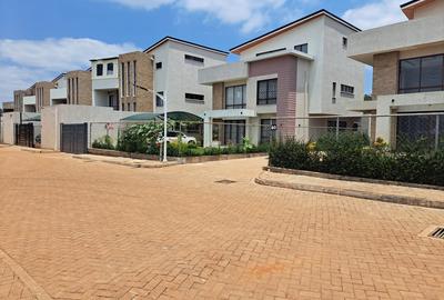 4 Bed Townhouse with En Suite in Kiambu Road