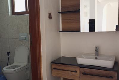 Serviced 3 Bed Apartment with En Suite in Nyali Area - 4