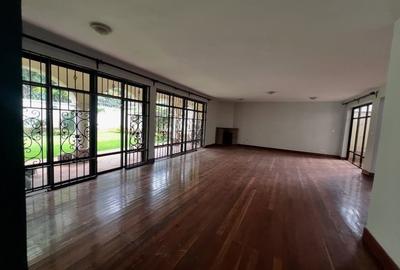 5 Bed Townhouse with En Suite in Lavington - 3