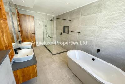 4 Bed Apartment with En Suite at Peponi Road