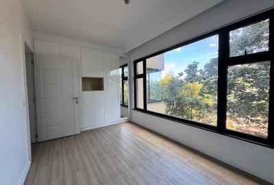 Serviced 2 Bed Apartment with En Suite in Lavington - 4